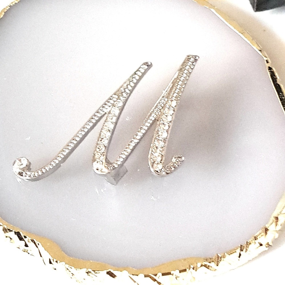 New Boutique Brooch ilver Rhinestone Script‎ Initial M Pin - Picture 3 of 6